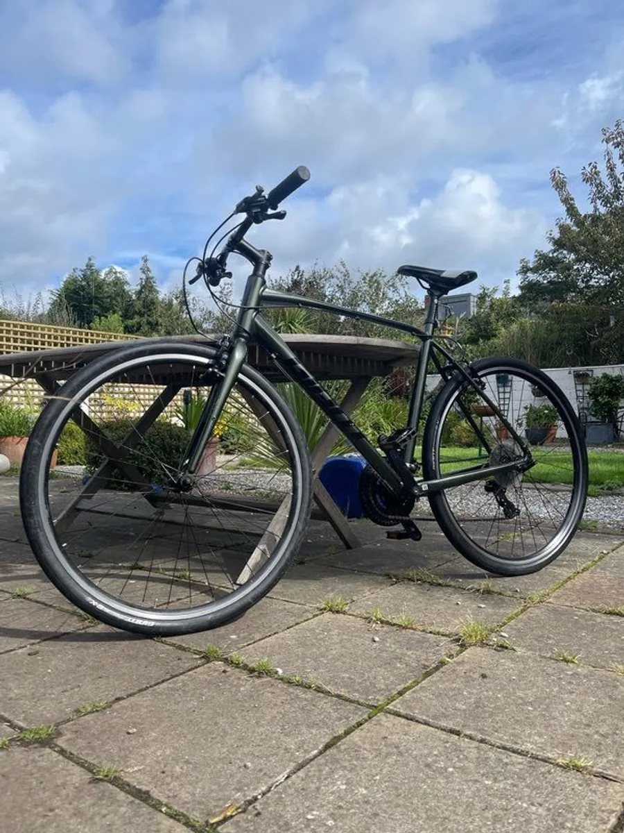 Giant Escape 3 Hybrid & City Bike - Image 1