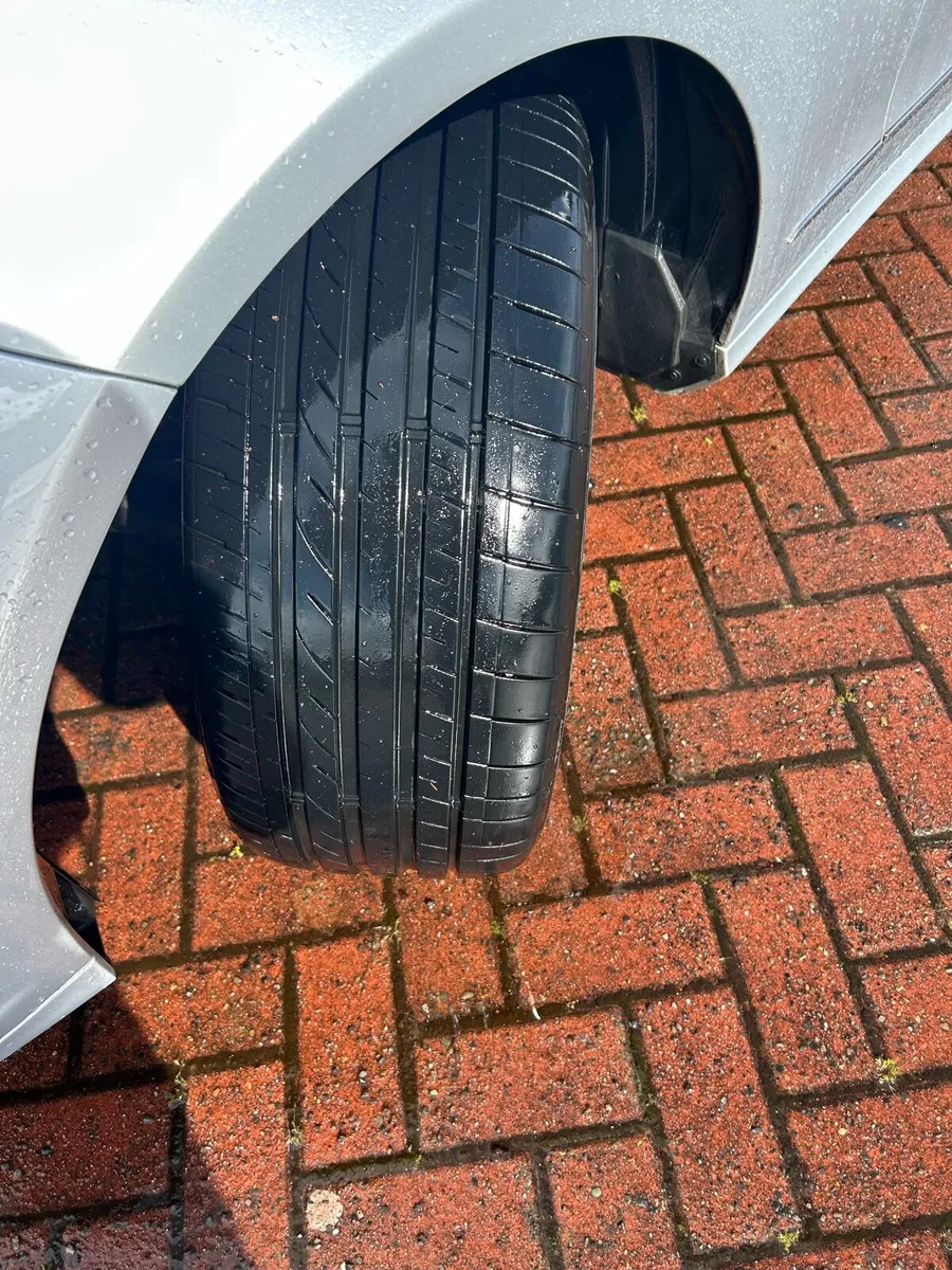 2011 Mercedes E200 Diesel - Image 3