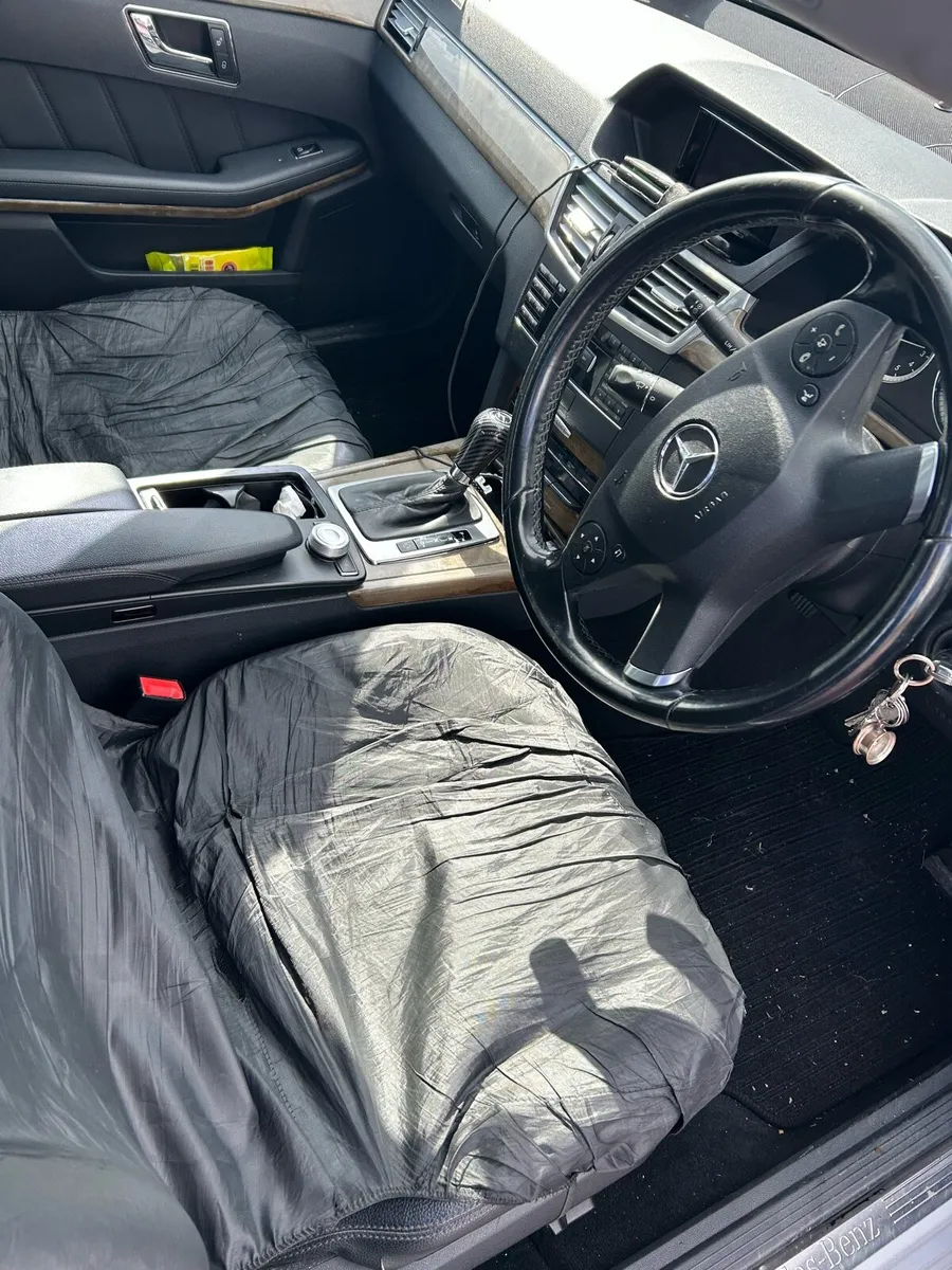 2011 Mercedes E200 Diesel - Image 4