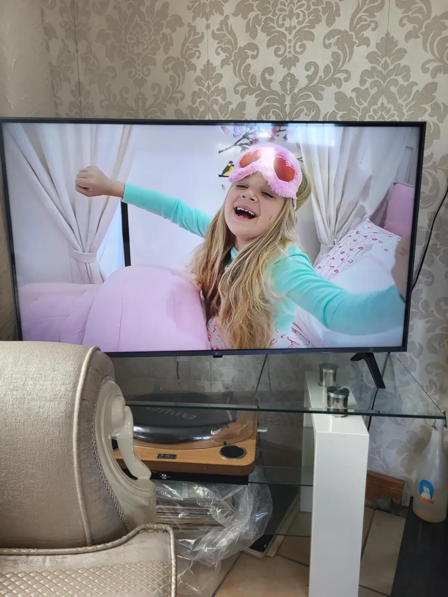 Smart lg tv - Image 1
