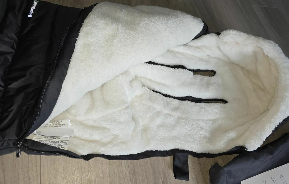 Uppababy footmuff Almost New - Image 3