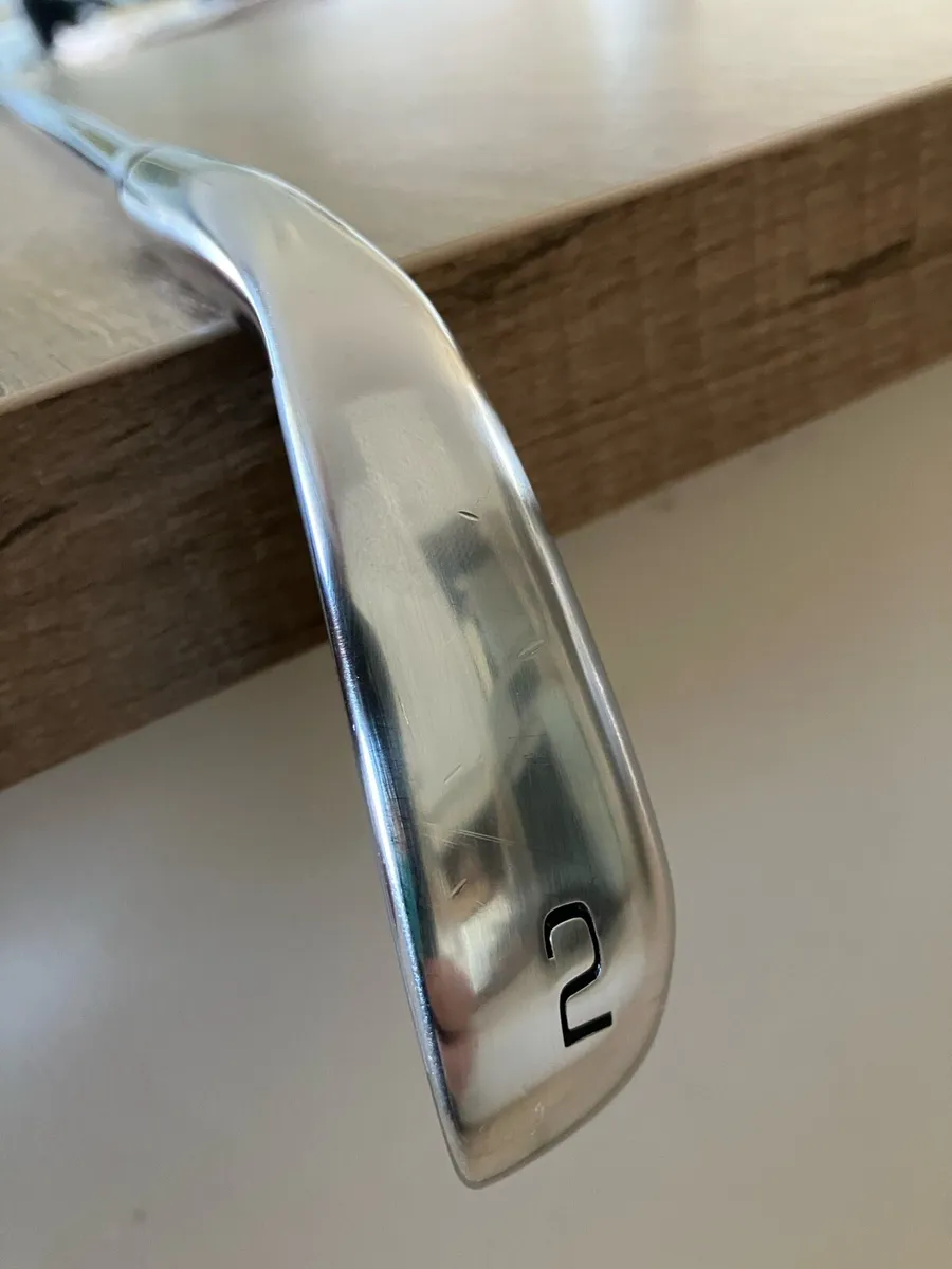 Mizuno 225 2 iron - Image 1
