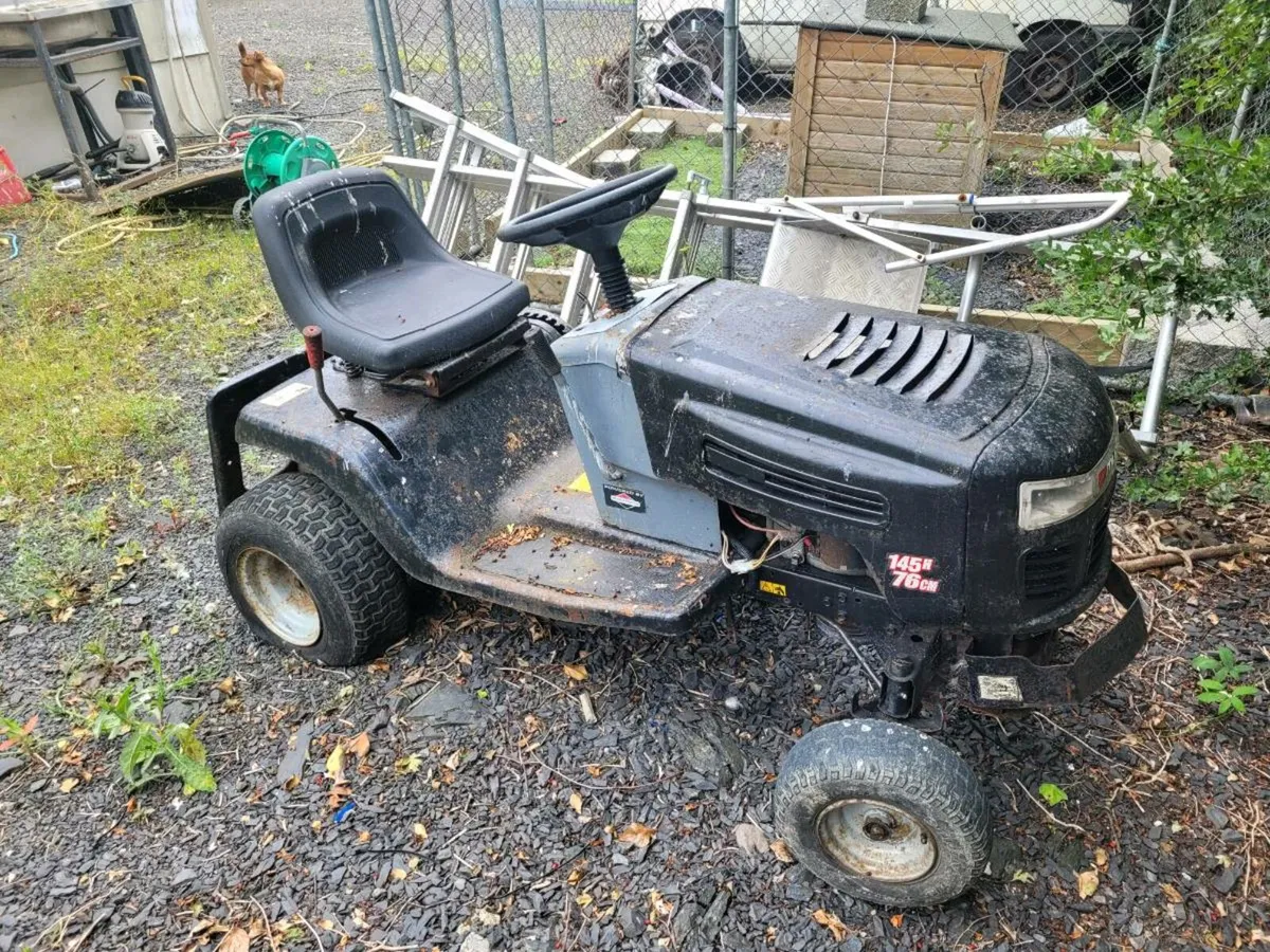 Ride on mowers - Image 3