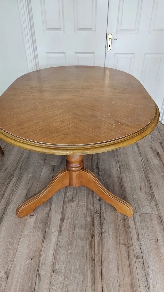Table and Chairs - Image 2