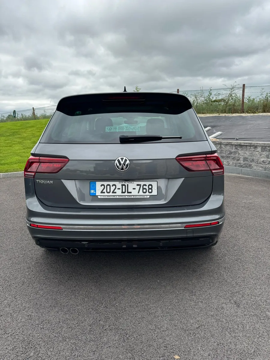 Volkswagen Tiguan R-LINE - Image 4