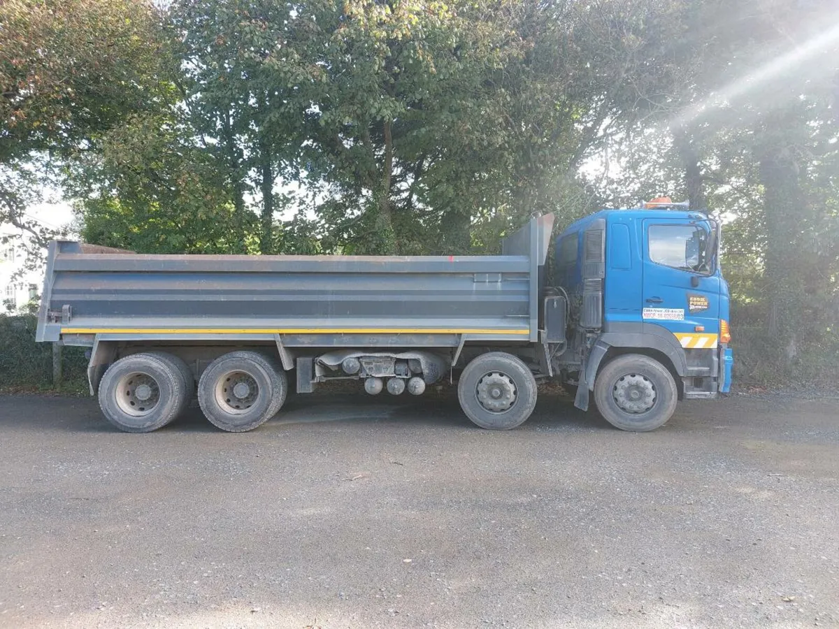 Hino 700 tipper - Image 3