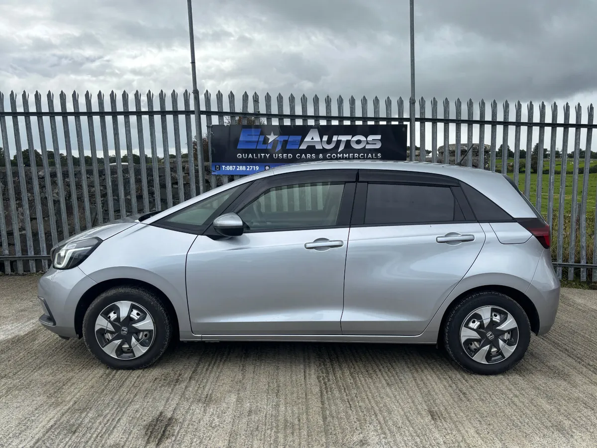 Honda Fit Hybrid 2020 - Image 2