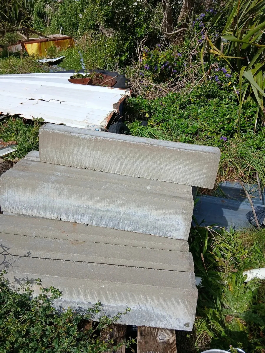 Road curbs - Image 4