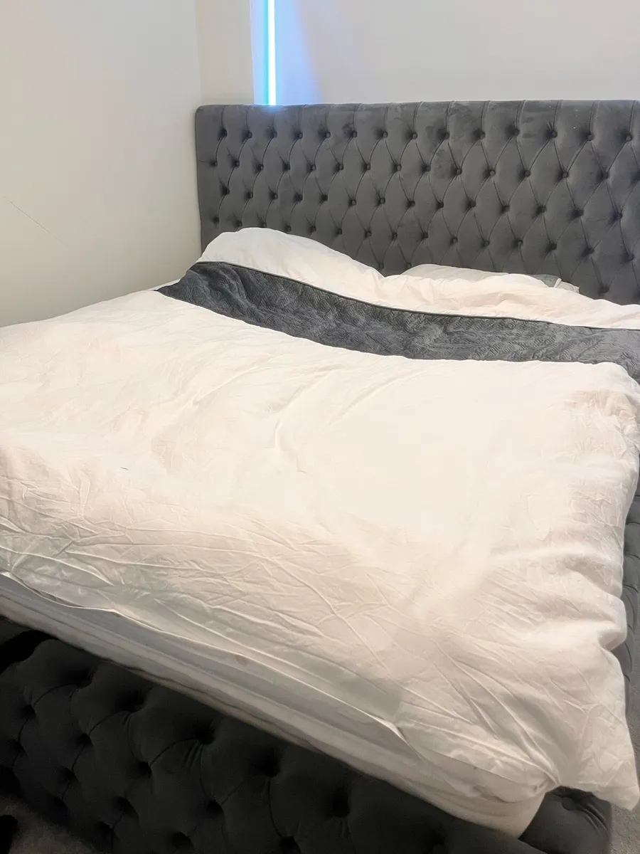 Kind size chesterfield bed - Image 1