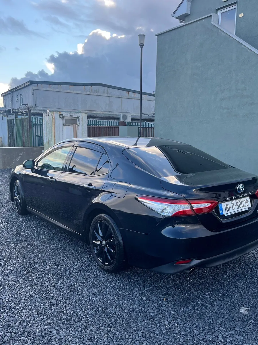 Toyota Camry 2018 - Image 4