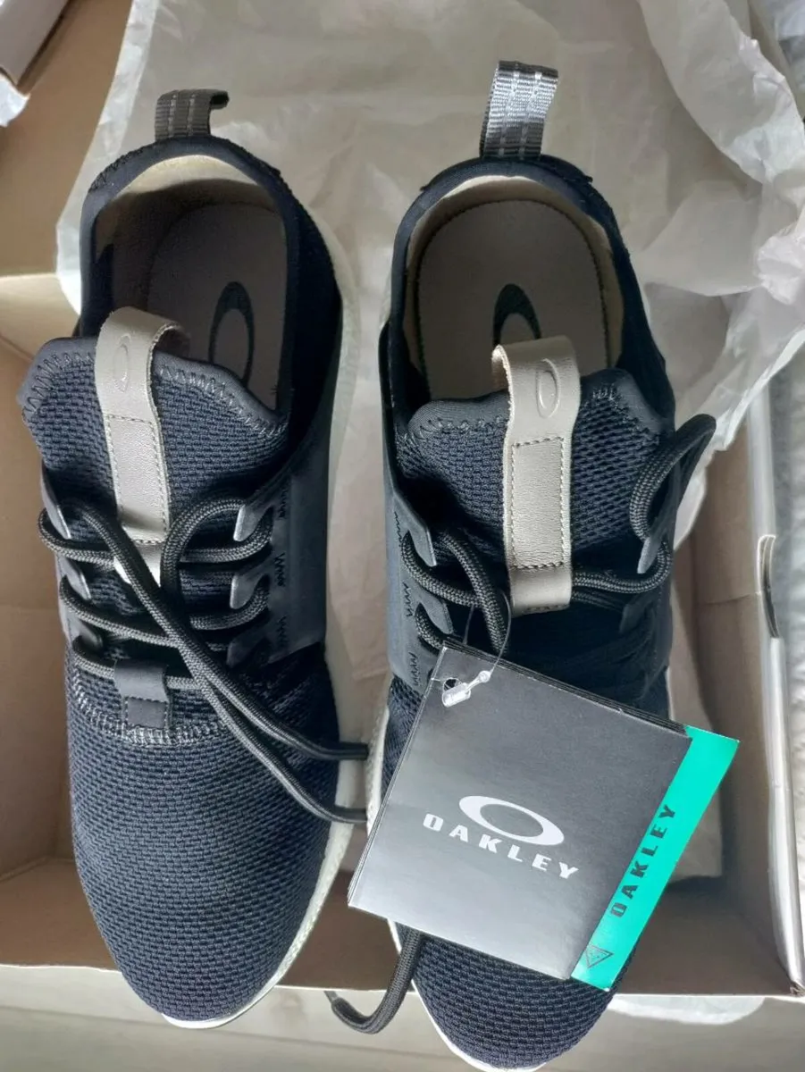Oakley trainers 8uk - Image 3