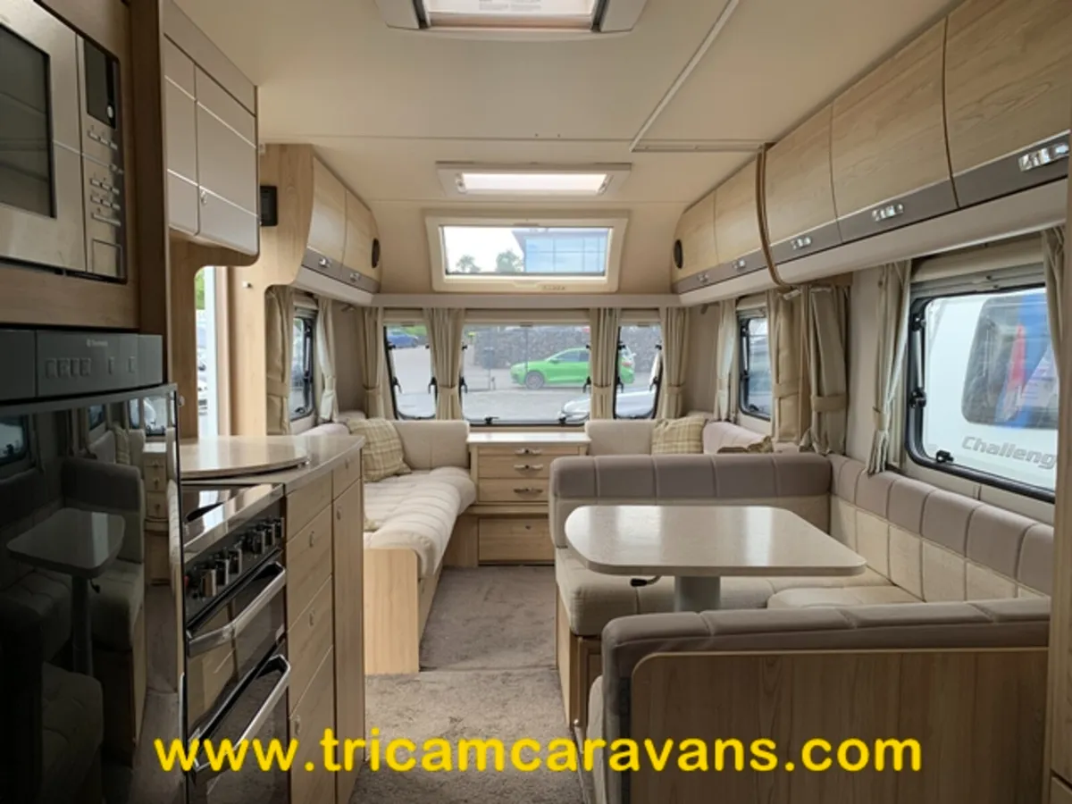 2017 Elddis Avante 840/6 8' Wide Fixed Bed 6 Berth - Image 2