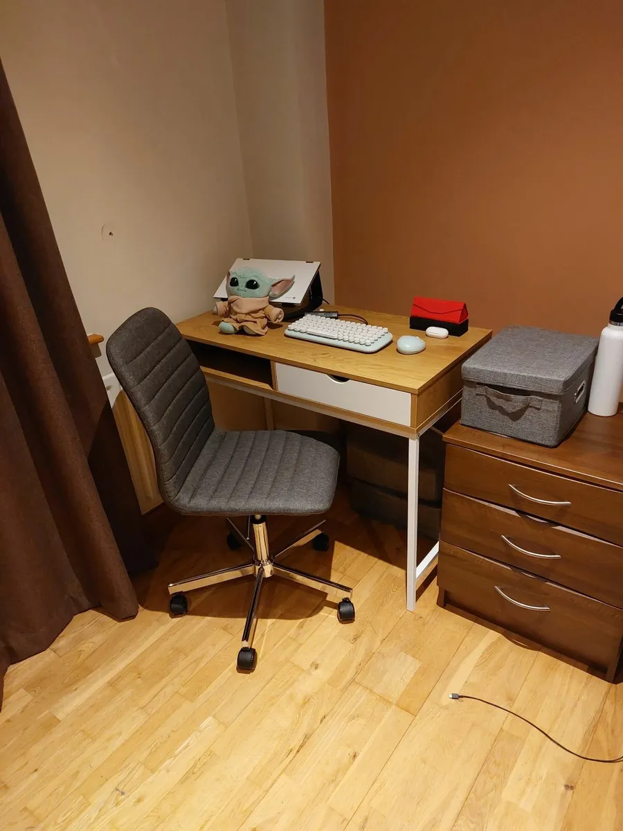 Office Desk - Image 3