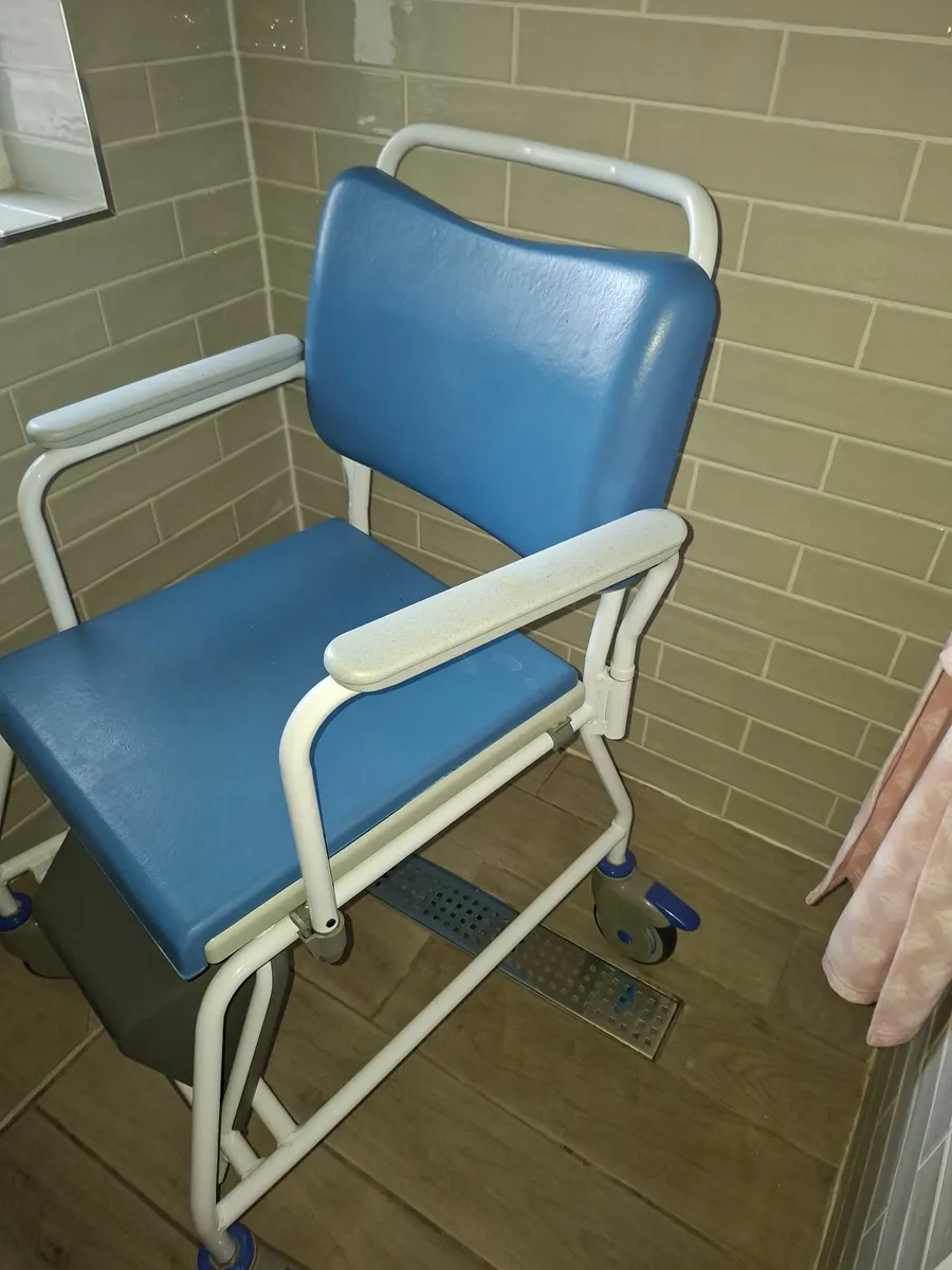 Commode & shower chair - Image 2