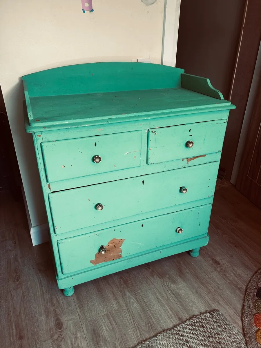 Free Chest of drawers - Image 1