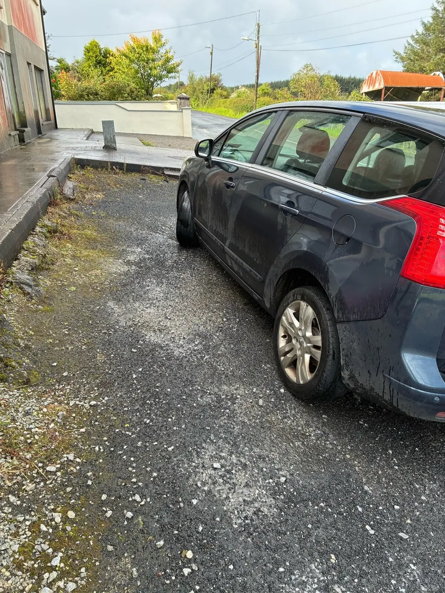 Car - Image 2