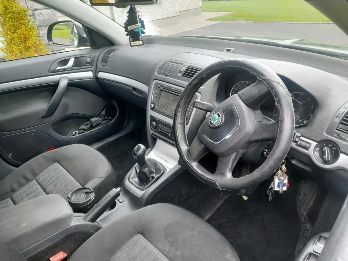 Car - Image 1