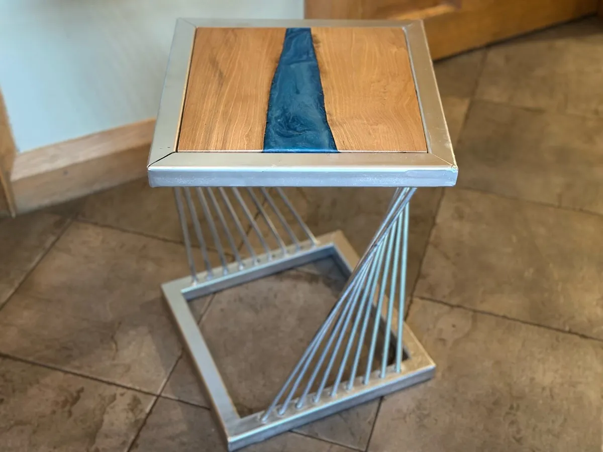 Corner table - Image 1