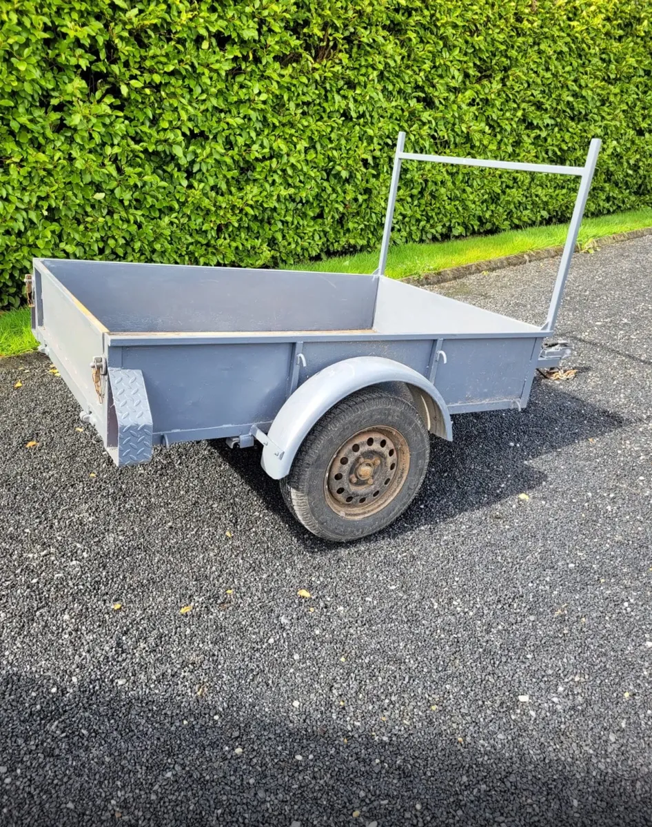 Trailer - Image 1