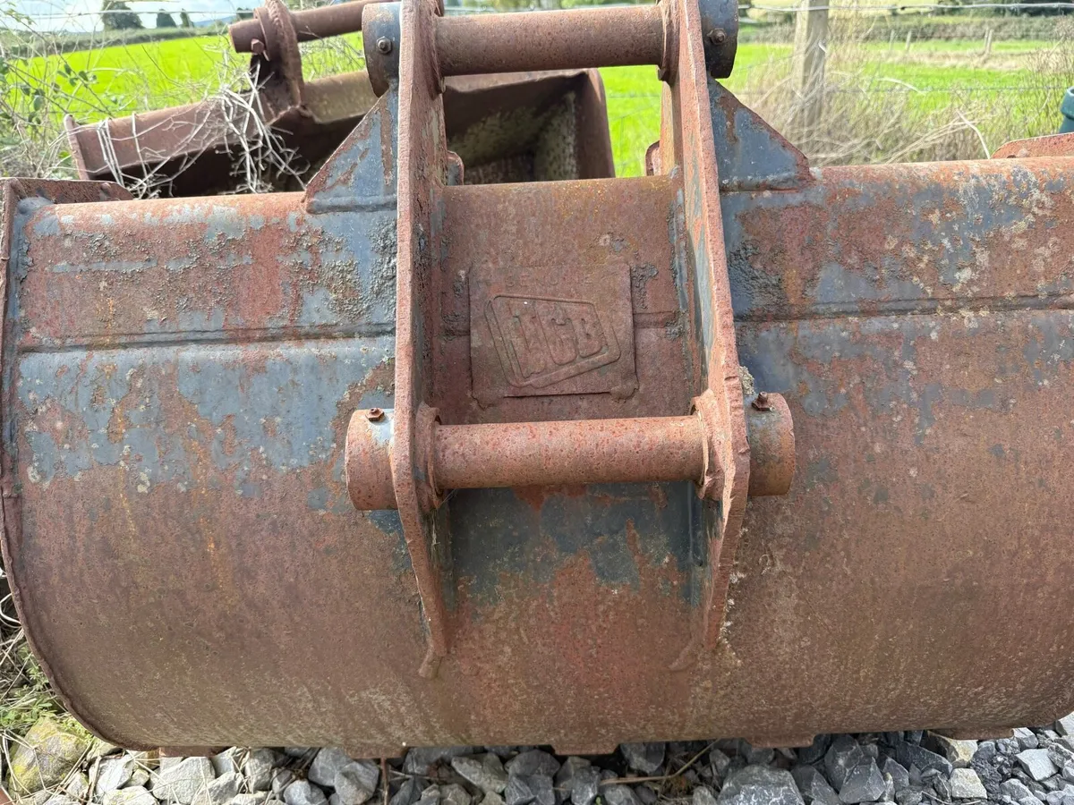 Digging bucket - Image 1