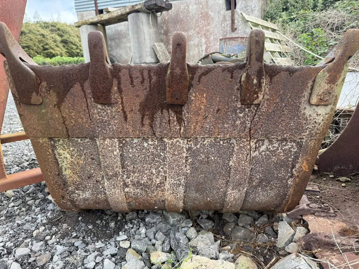 Digging bucket - Image 2
