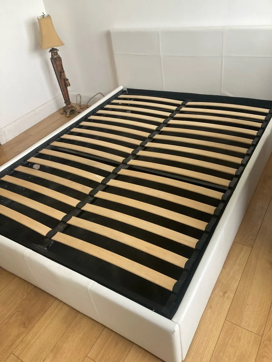 Ottoman 5 ft bed , great storage - Image 2