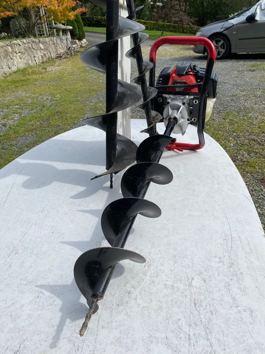 Petrol-driven Auger - Image 3