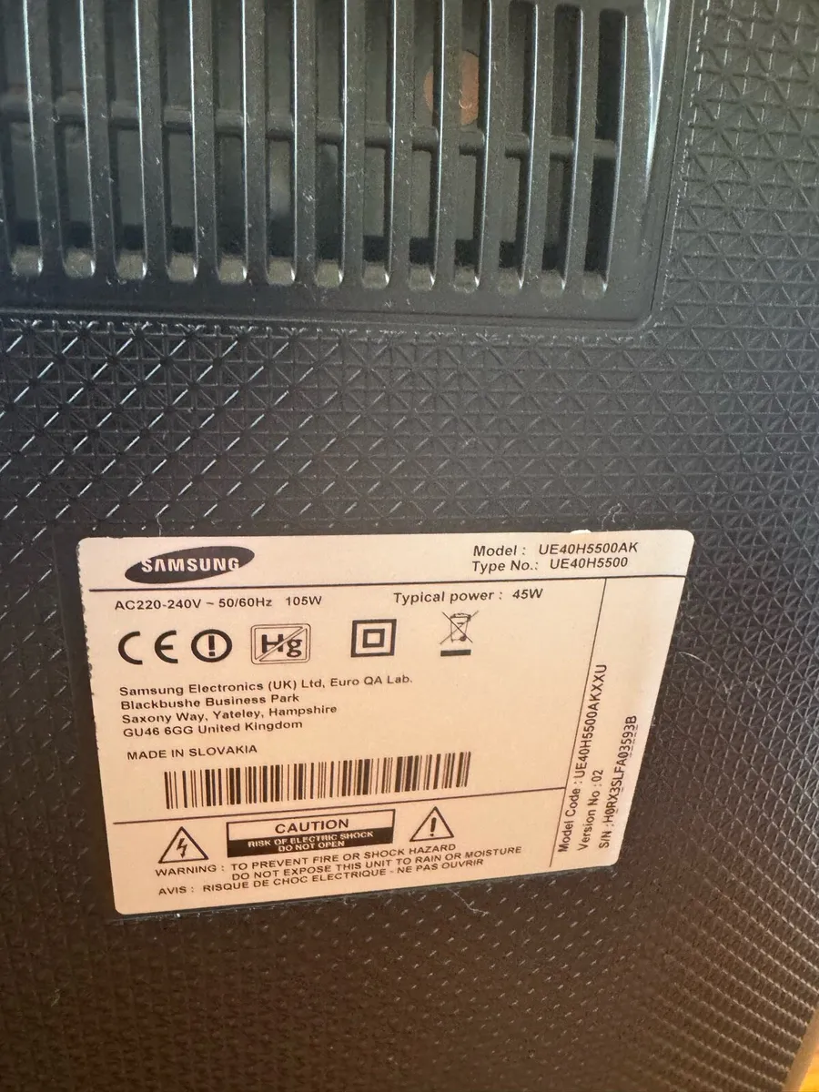 40” Samsung tv and 32” hitachi tv - Image 4