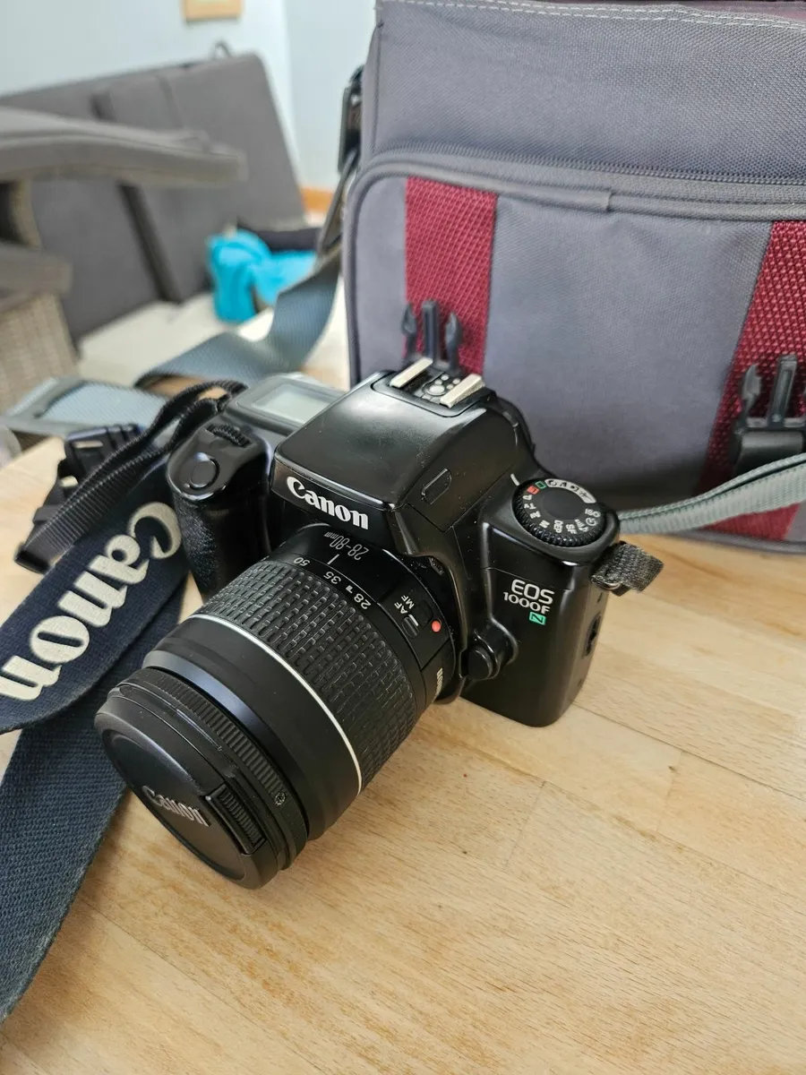 Canon eos1000f