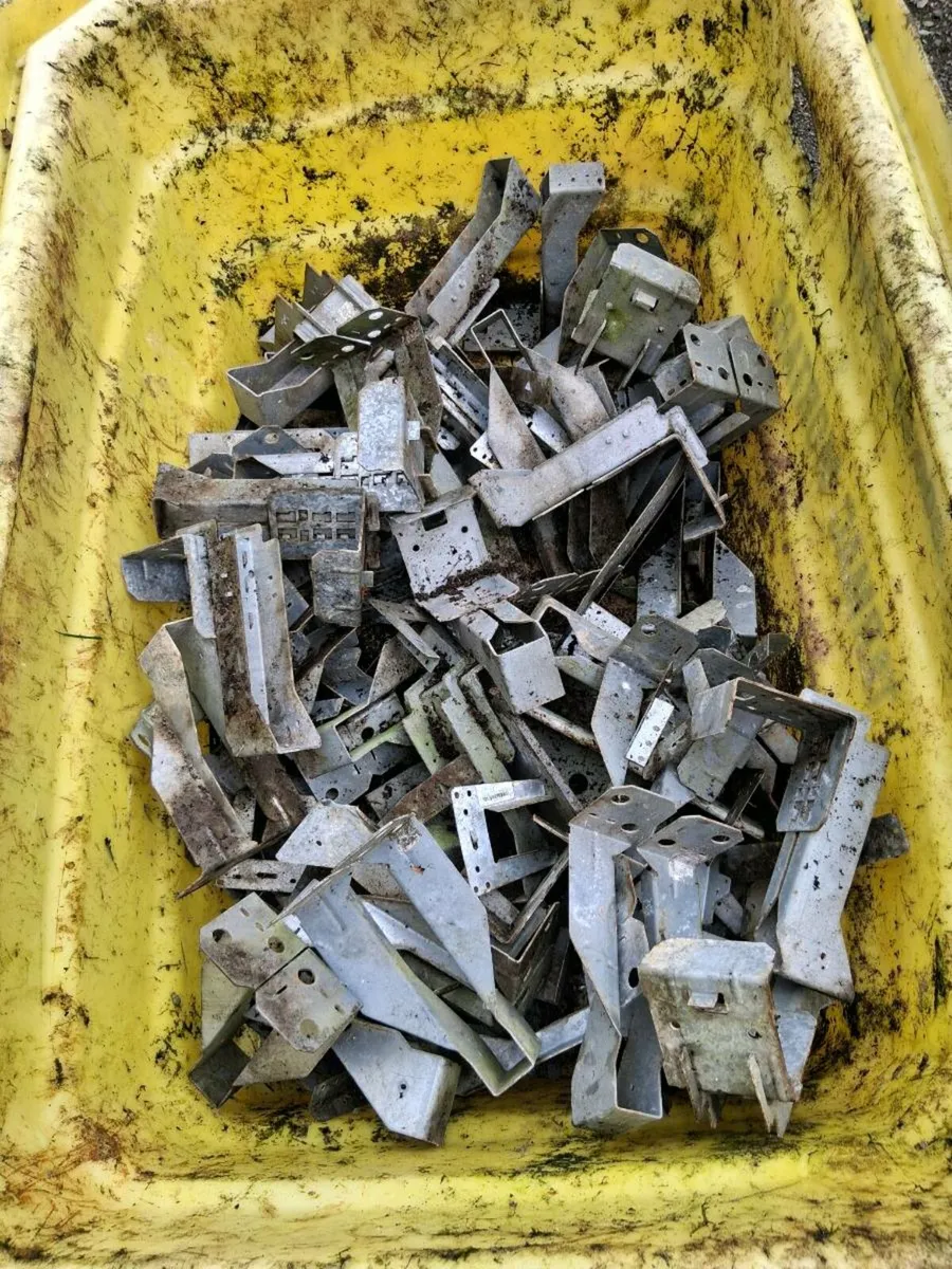Joist roof hangers - Image 3