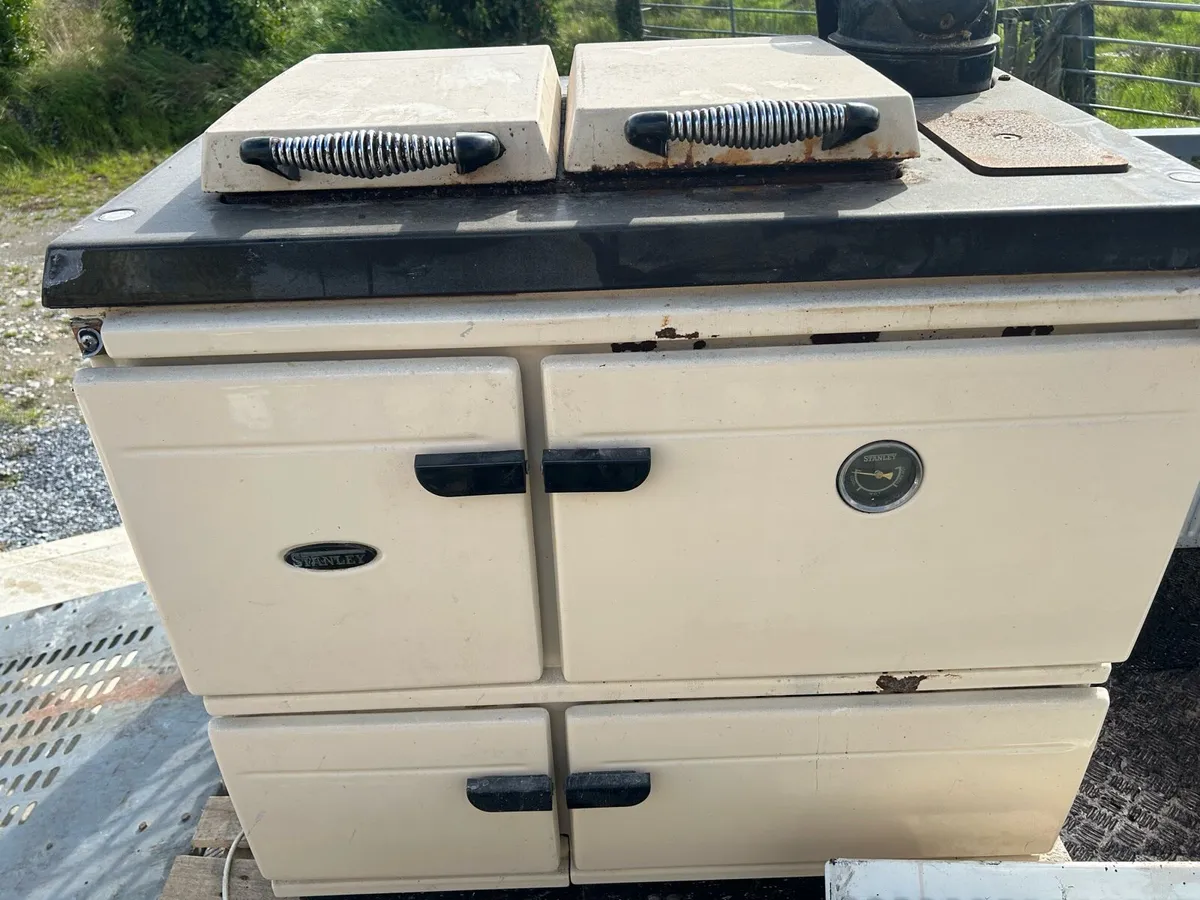 Oil fired stove - Image 1