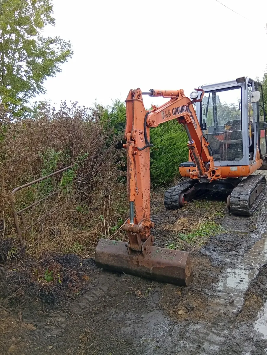 Hitachi digger - Image 1