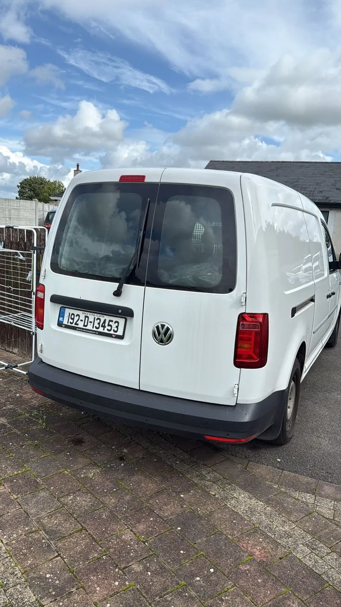 VOLKSWAGEN Caddy Maxi 2.0 Litre TDI 2019 - Image 3