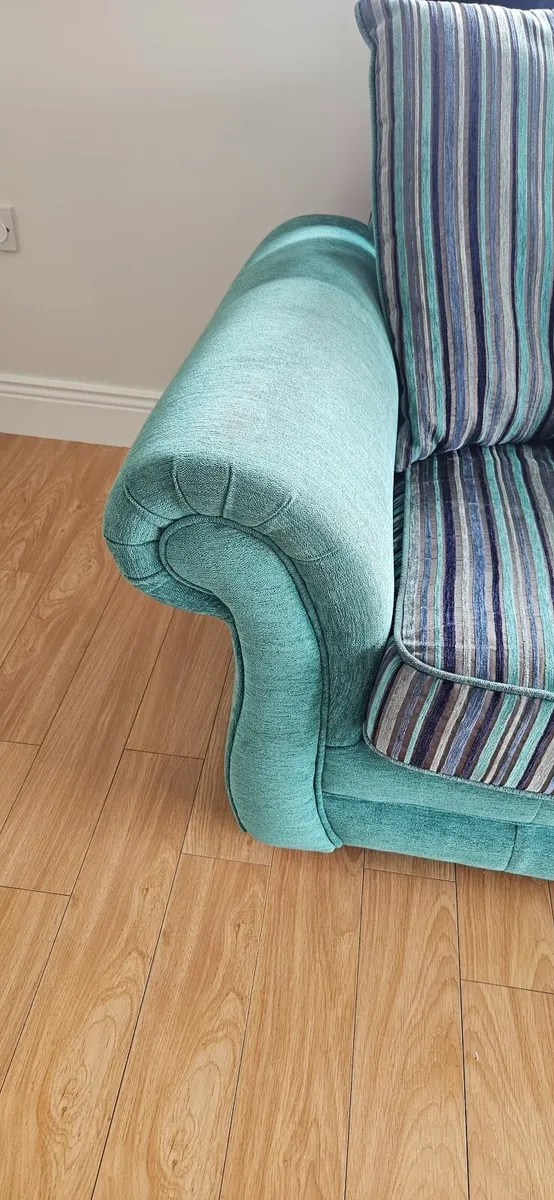 Couch - Image 4