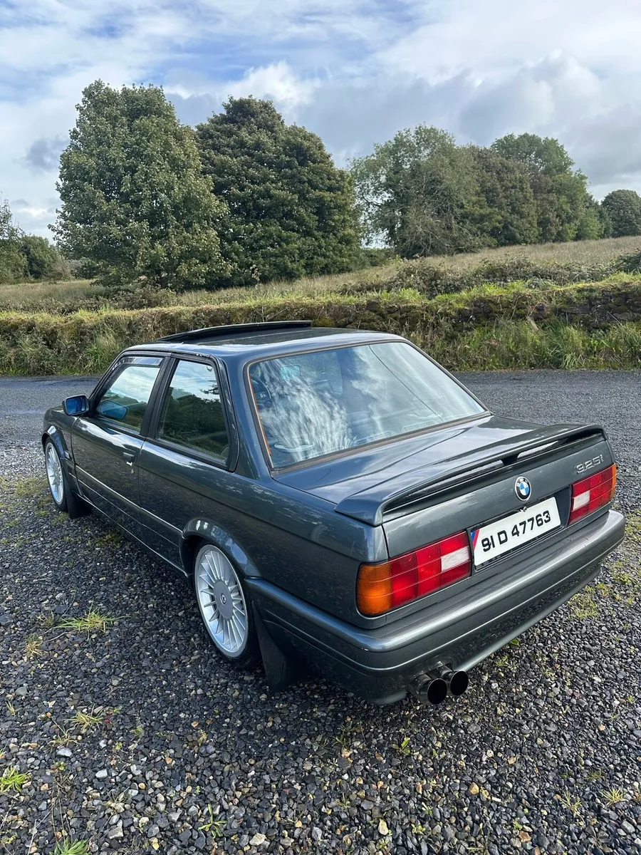 BMW E30 325i - Image 4