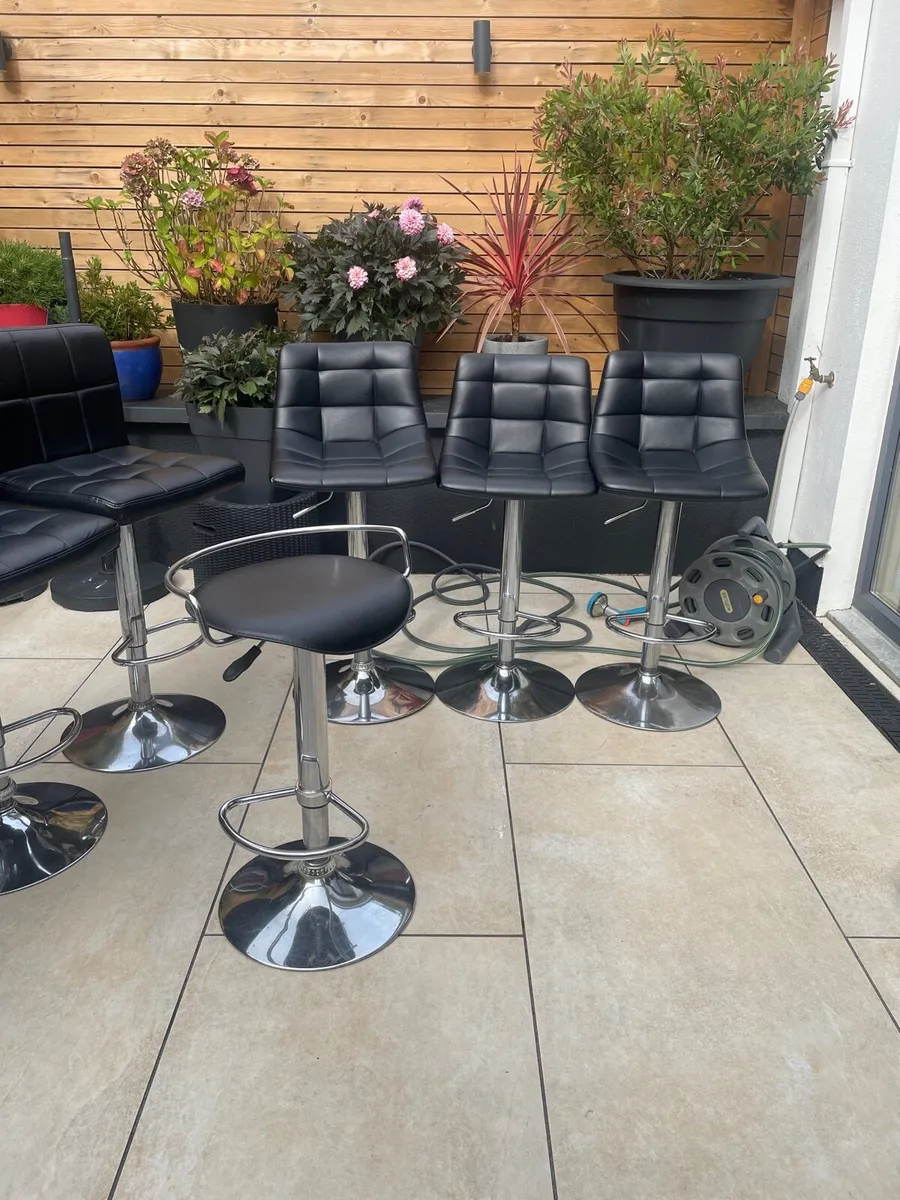 Bar stools x 7 - Image 2