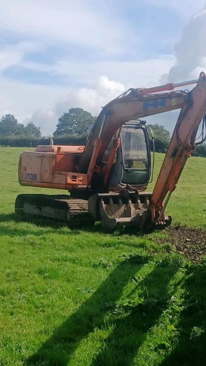 Hitachi ex135 - Image 1