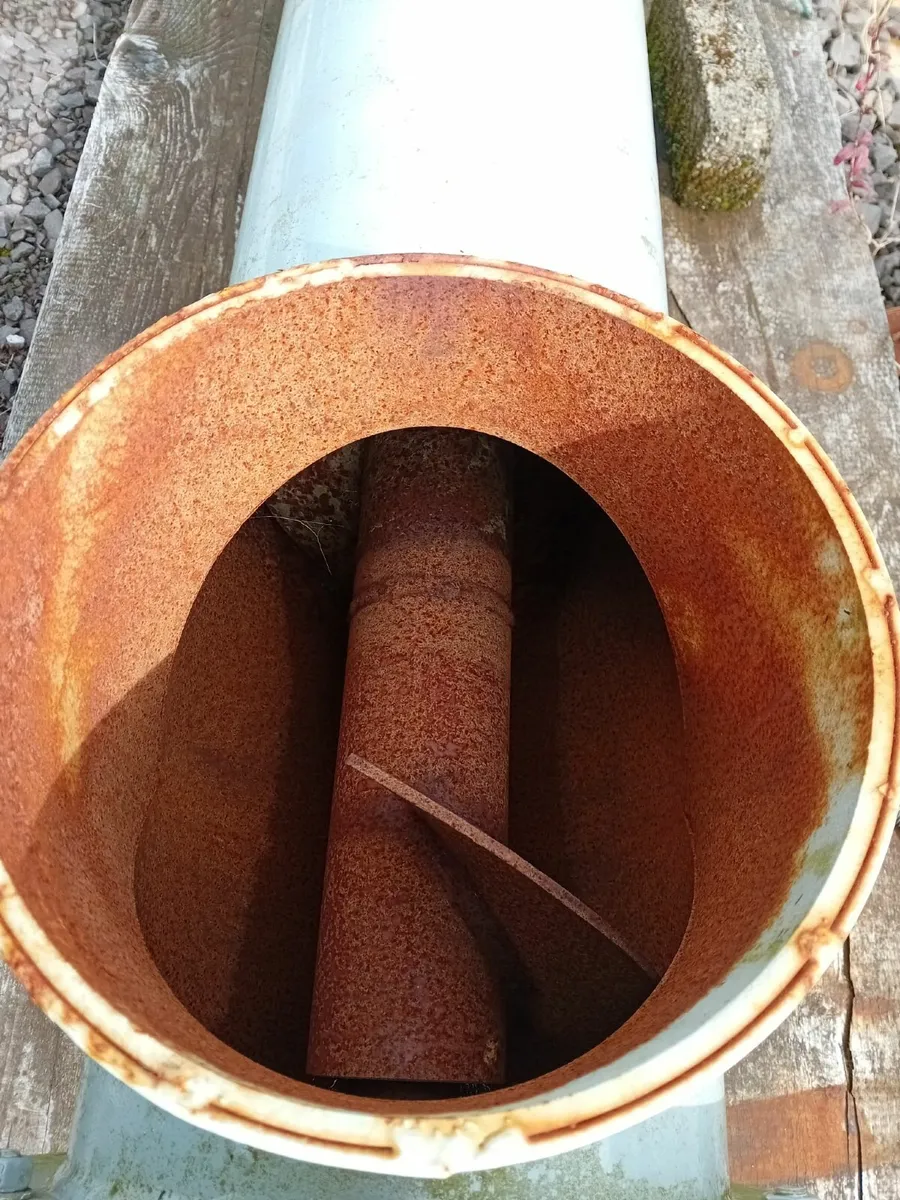 2No Screw Conveyor Enclosed - 2.0m and 1.9m - Image 3