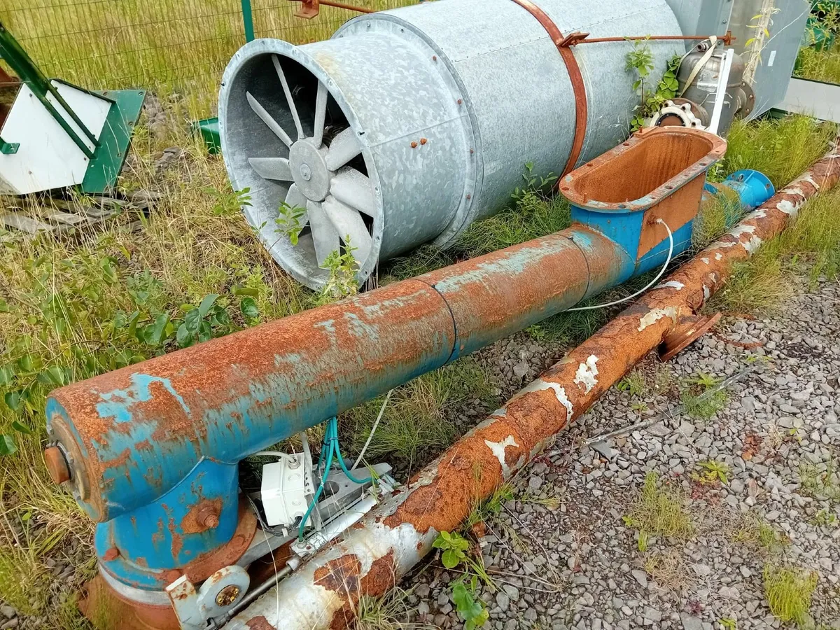 2No Screw Conveyor Enclosed - 2.0m and 1.9m - Image 4