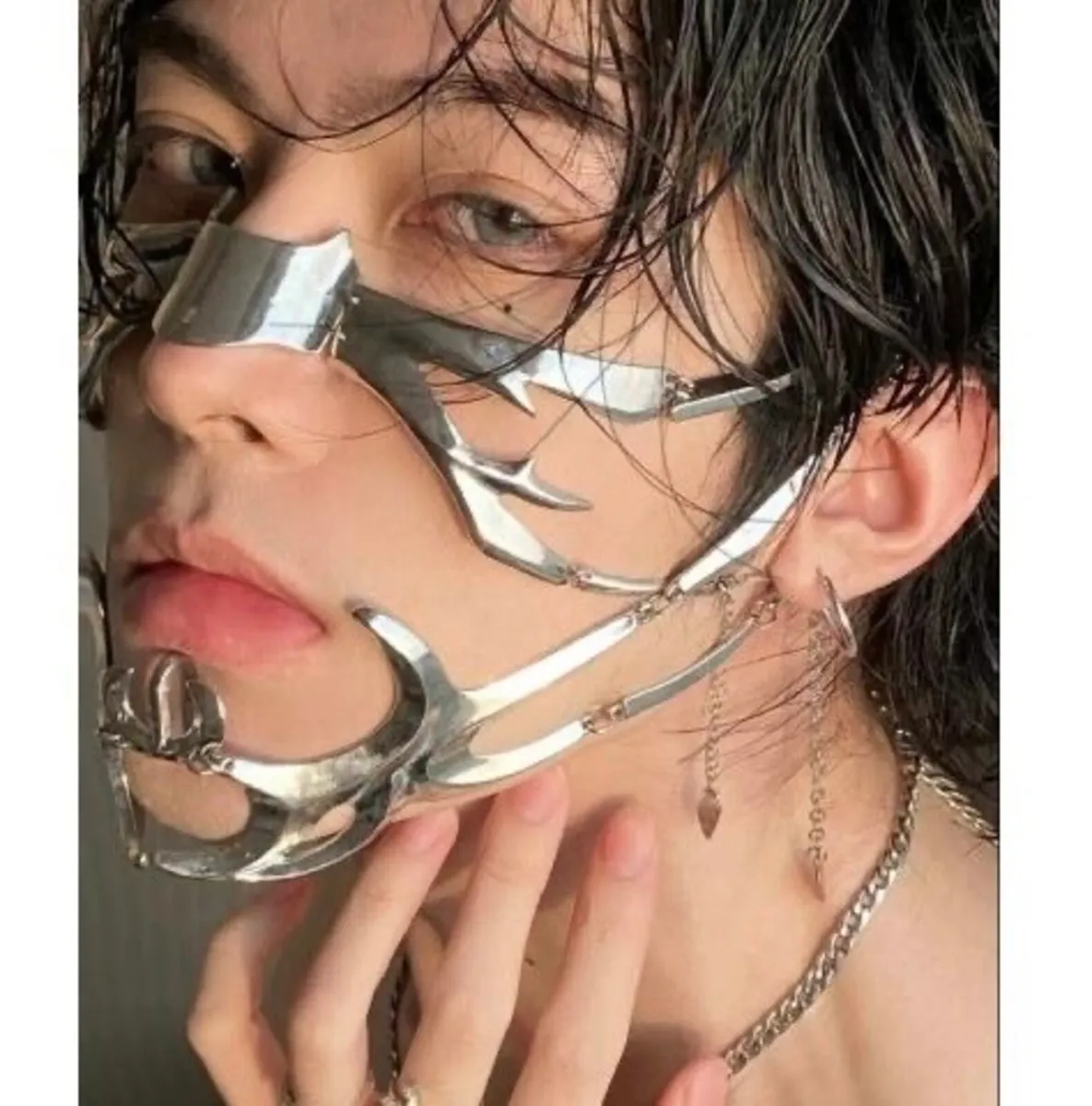 Adjustable metal mask - Image 1