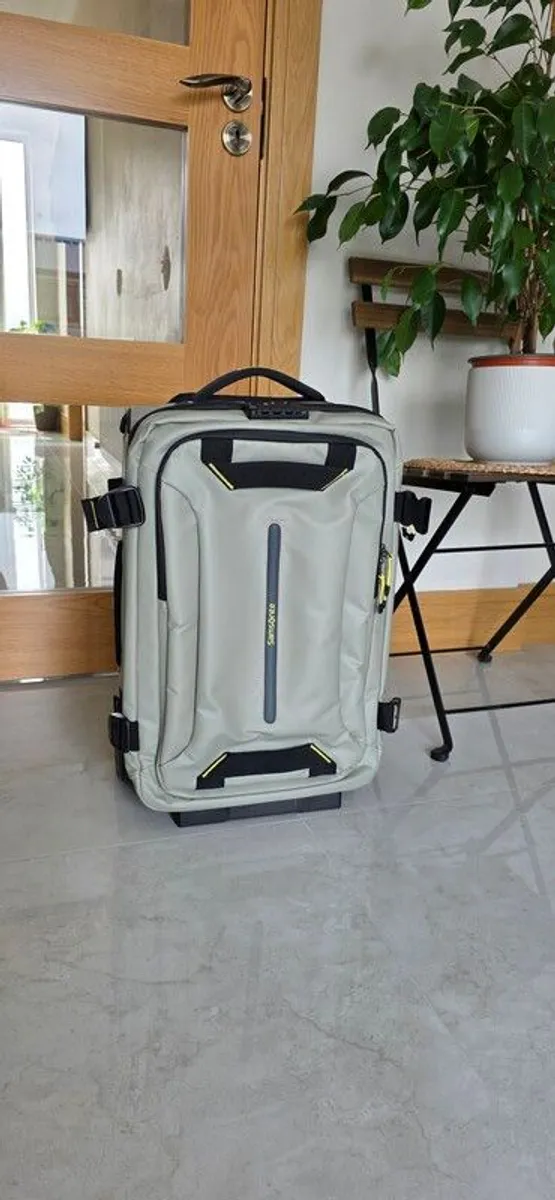 Samsonite Cabin Suitcase - Image 1