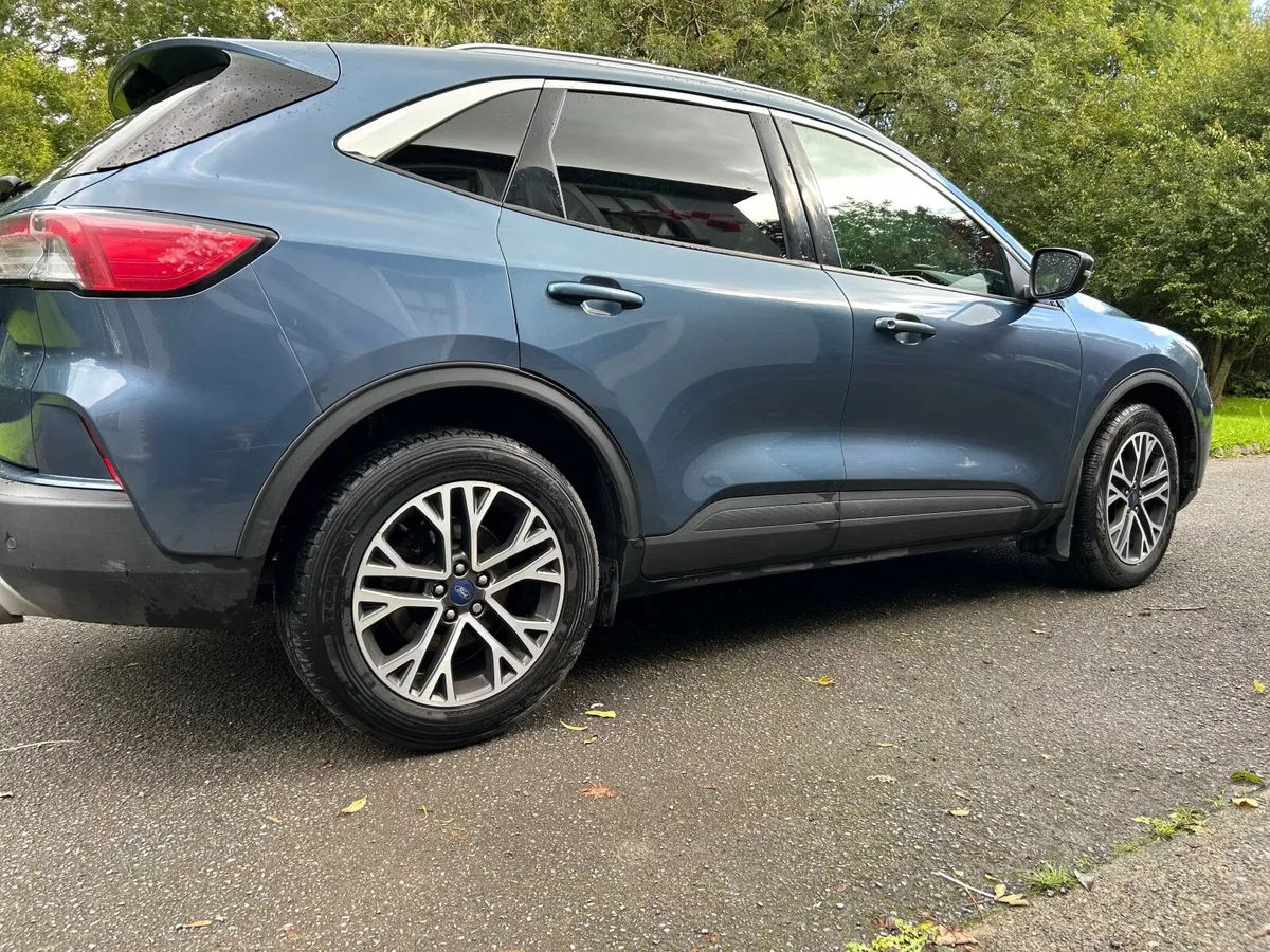 Ford Kuga 2021 - Image 3
