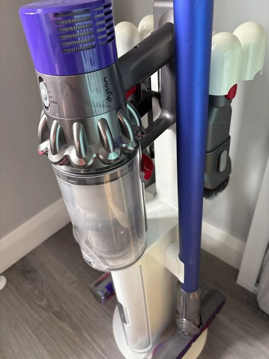 dyson - Image 2