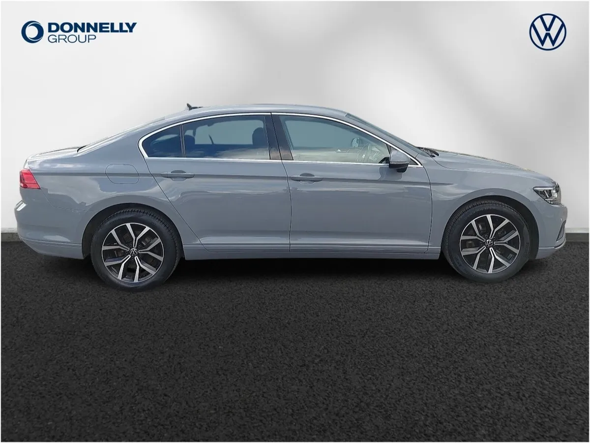 Volkswagen Passat Saloon SEL - Image 4