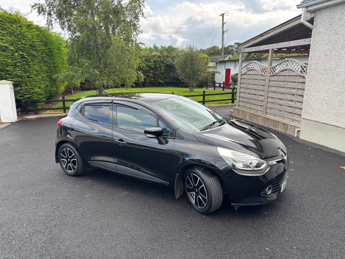 Renault Clio 2015 - Image 1