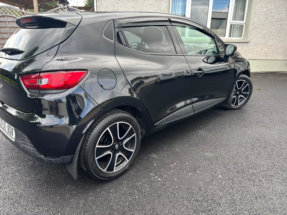 Renault Clio 2015 - Image 2