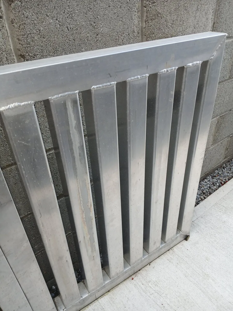 Aluminum gate - Image 3