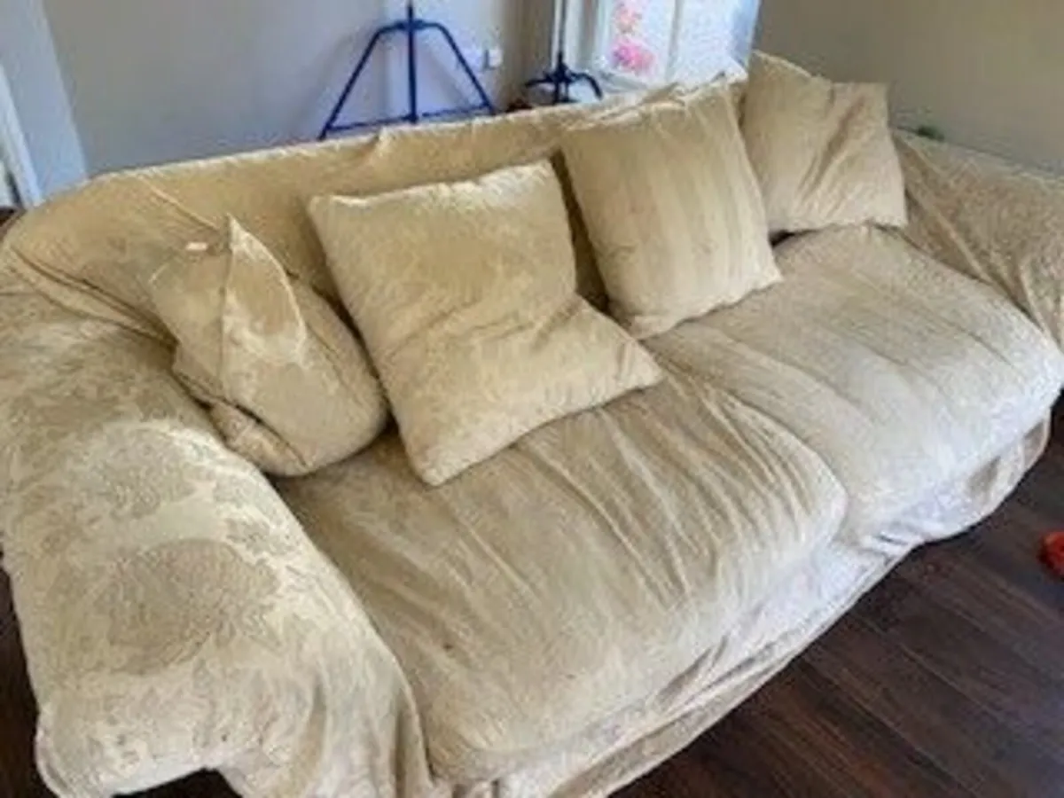 Couch - Image 2