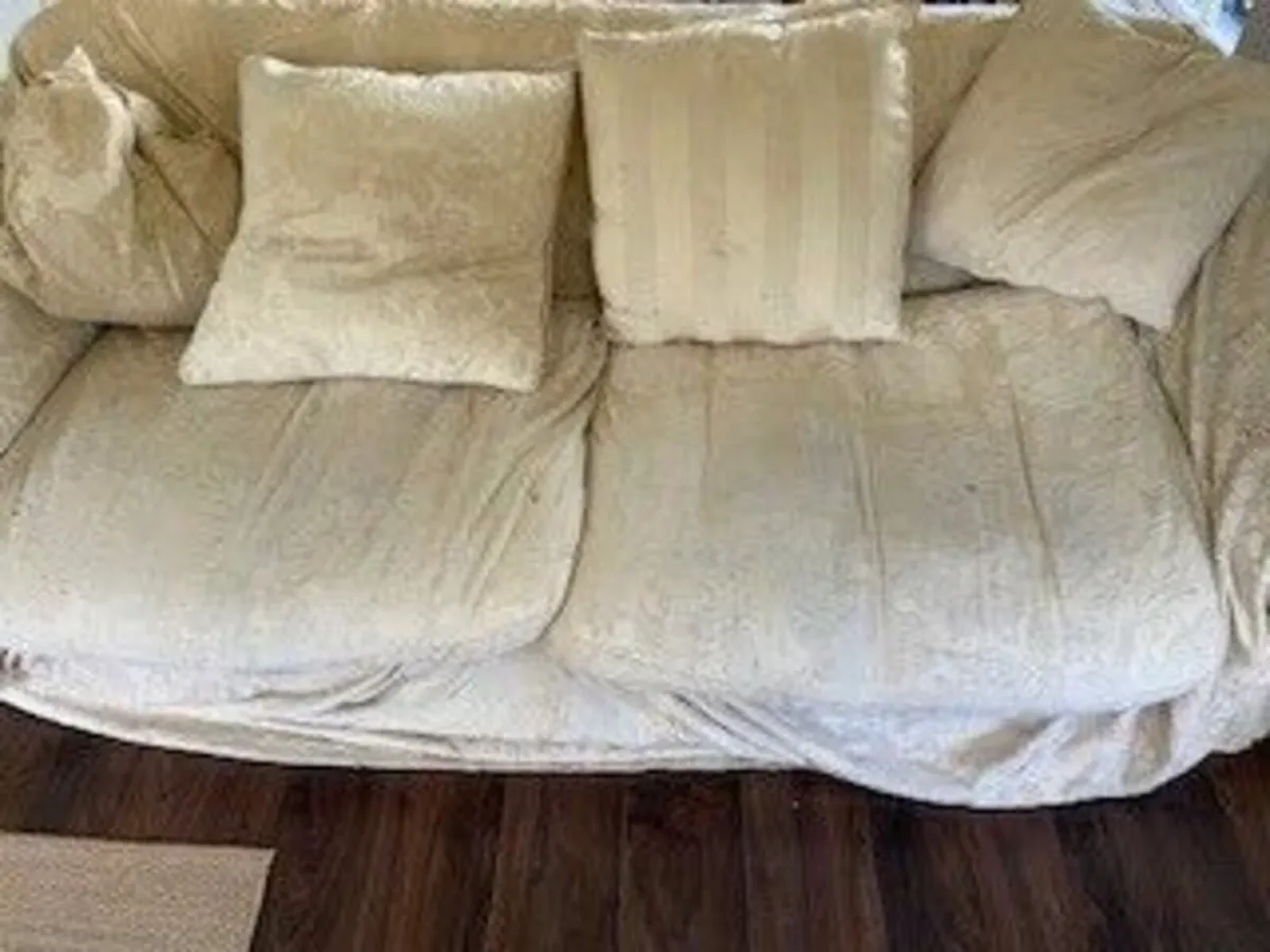 Couch - Image 3