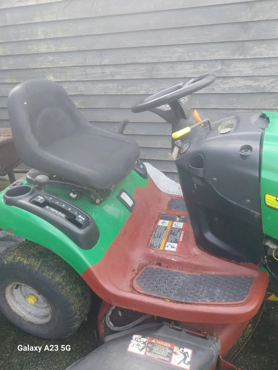 John Deer lawnmower - Image 1